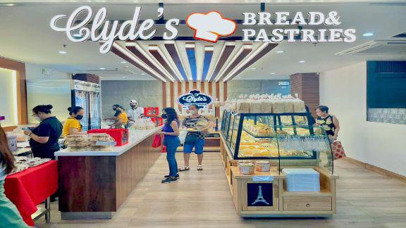 New Store: Clyde’s Bread & Pastries-280