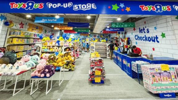 NOW OPEN: Toys "R" Us Pop-Up Store-494