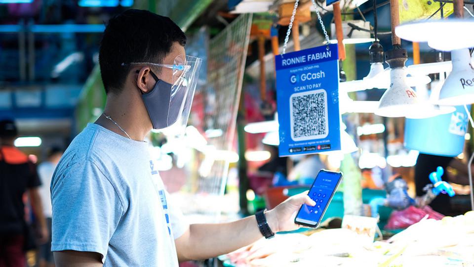 GCash powers up Araneta City’s Farmers Market to be cashless palengke